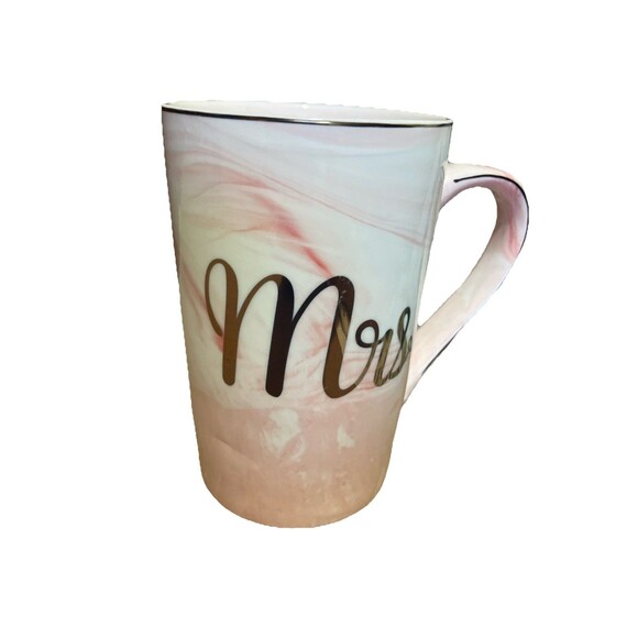 Pink Swirl Ceramic Mug, says “MRS” With Cover And Gold trim, Wifey - Picture 13 of 16